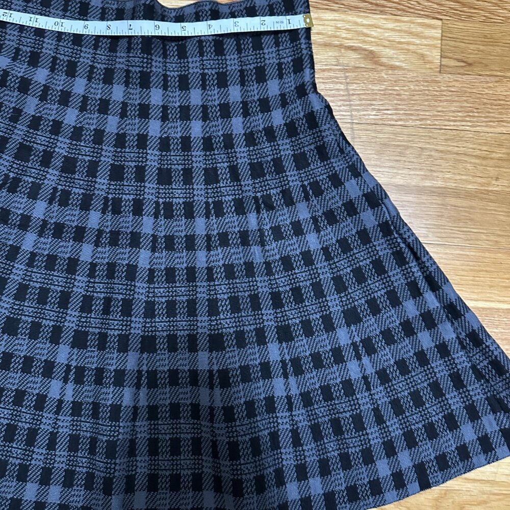 Classic Concepts Plaid Knit skirt